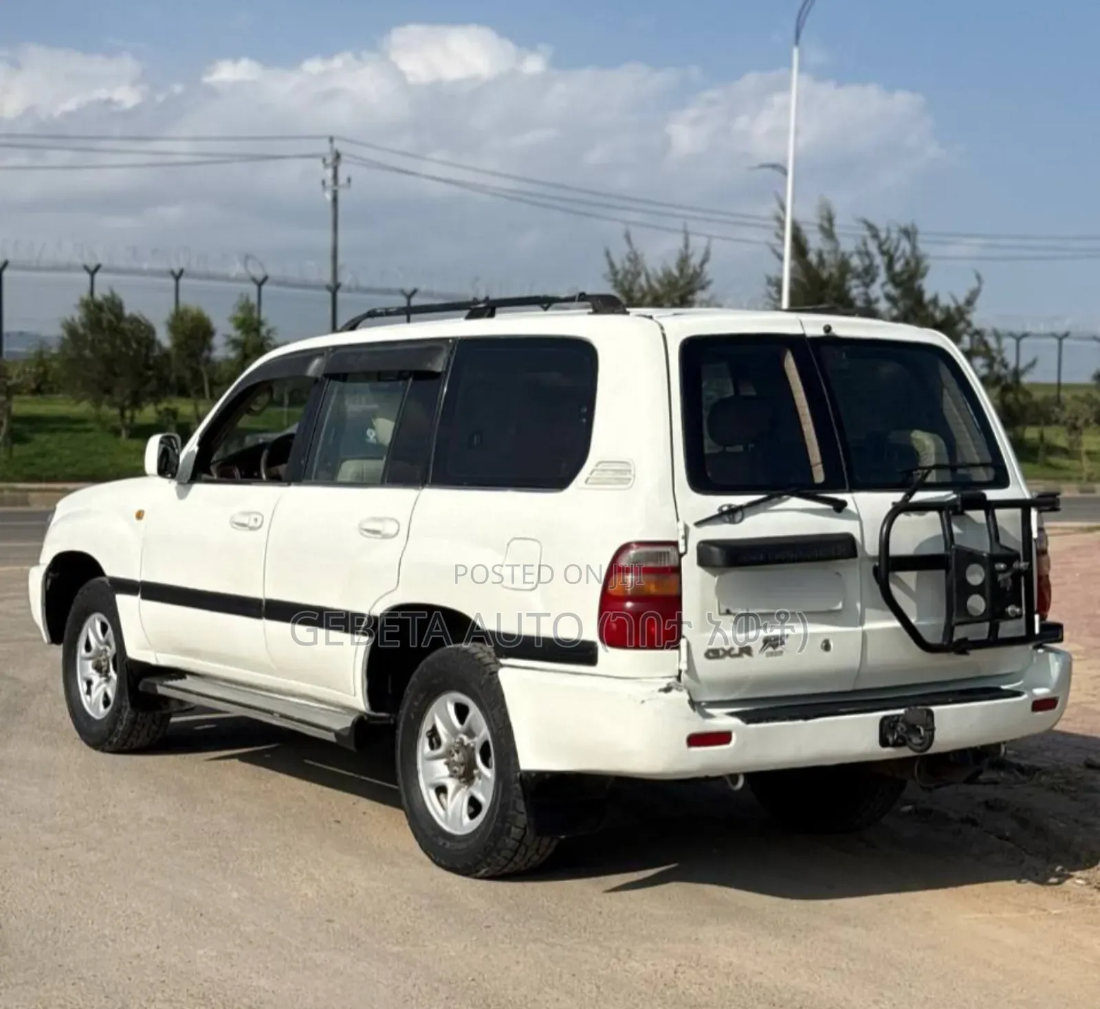 Toyota Land Cruiser 2002 White