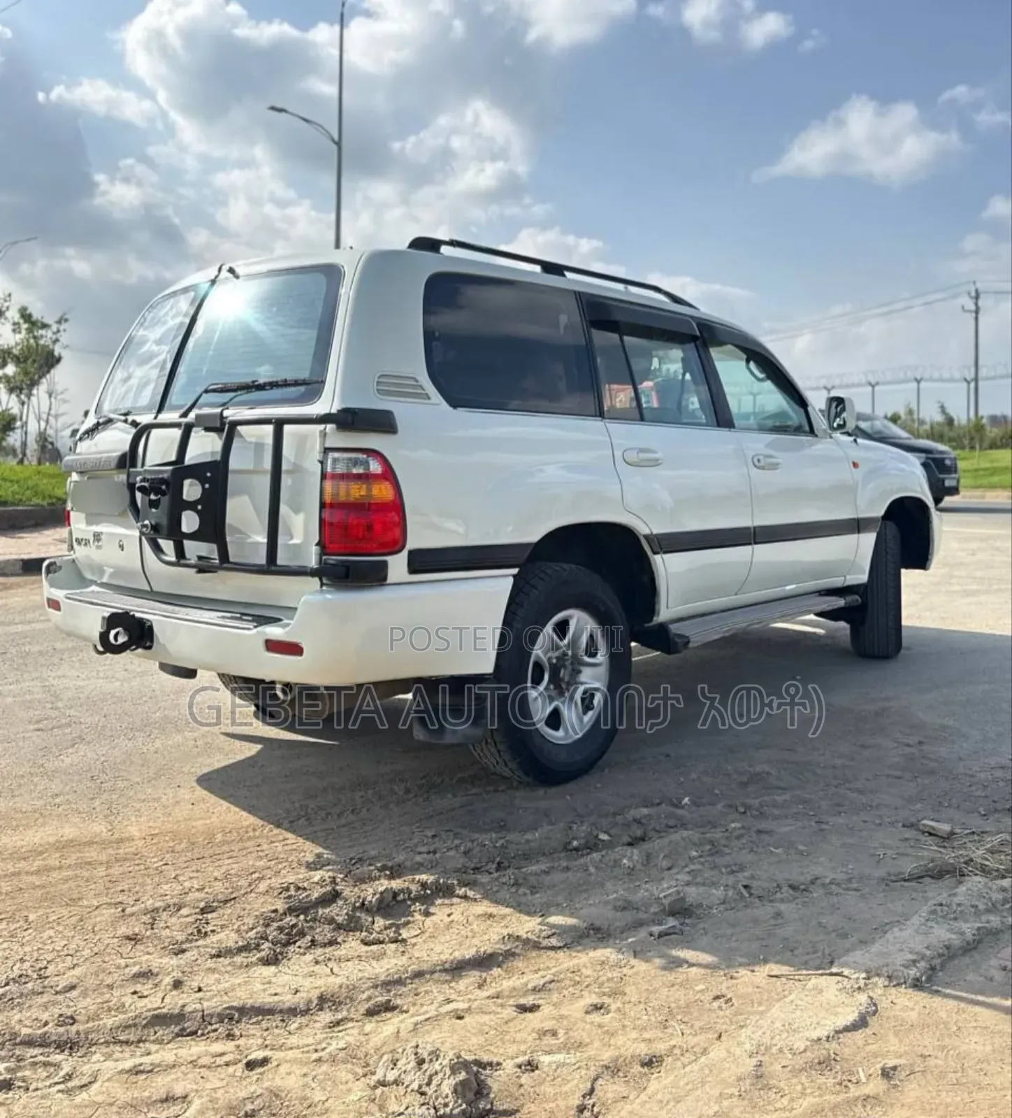 Toyota Land Cruiser 2002 White