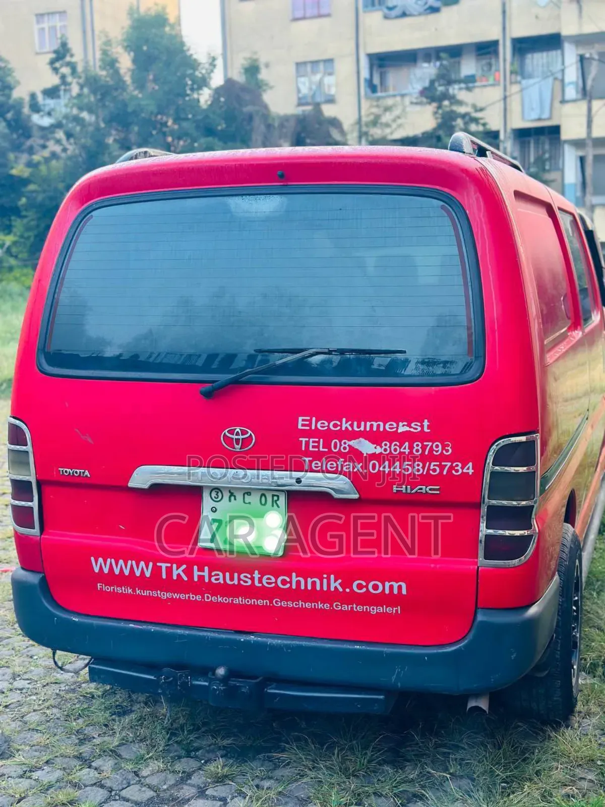 Toyota HiAce 2006 Red