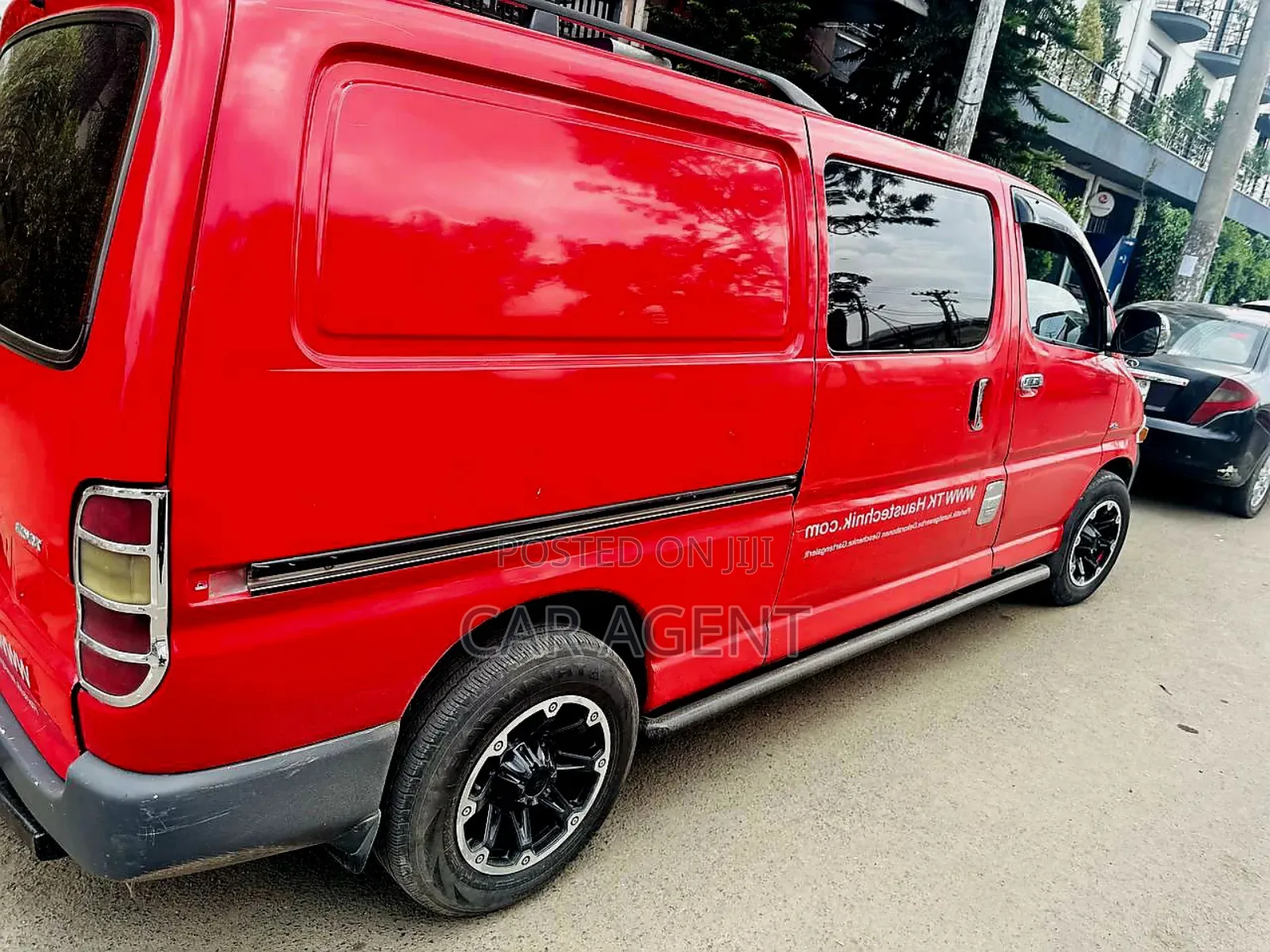 Toyota HiAce 2006 Red