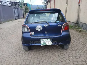 Toyota Vitz 2001 Blue