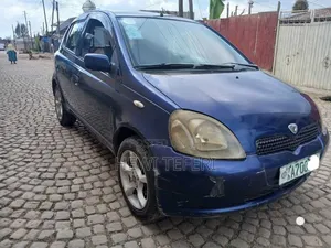 Toyota Vitz 2001 Blue