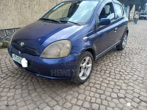 Photo - Toyota Vitz 2001 Blue