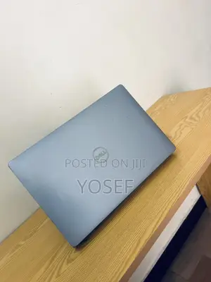 Photo - Laptop Dell Precision 3550 16GB Intel Core I7 SSD 1T