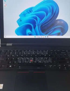 Photo - New Laptop Lenovo Thinkpad P15s 16GB Intel Core I7 SSD 256GB