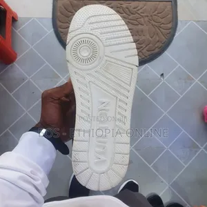 Lv Replica Streetwear Lightweight Sneakers [On Hand]