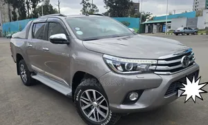 Toyota Hilux 2017 Gray
