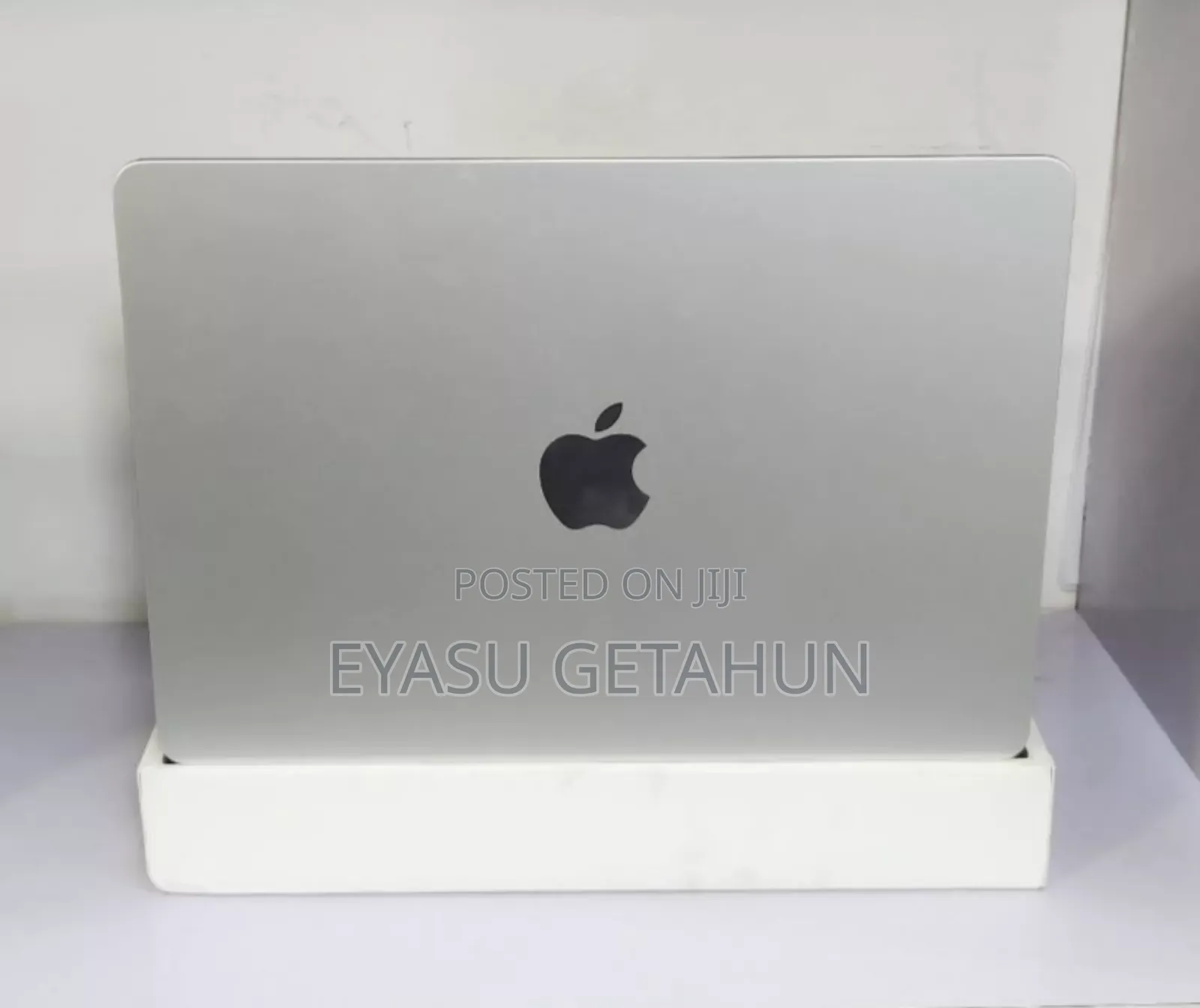 New Laptop Apple MacBook Air 2025 M4 13-Inch 16GB Apple M4 SSD 256GB