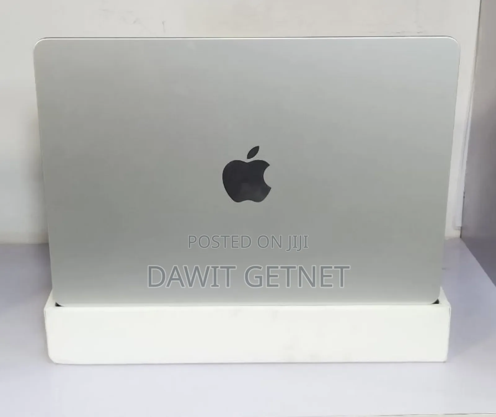 New Laptop Apple MacBook Air 2025 M4 13-Inch 16GB Apple M4 SSD 256GB