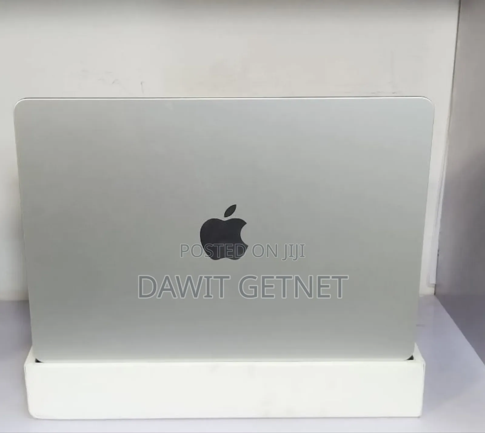 New Laptop Apple MacBook Air 2025 M4 13-Inch 16GB Apple M4 SSD 256GB