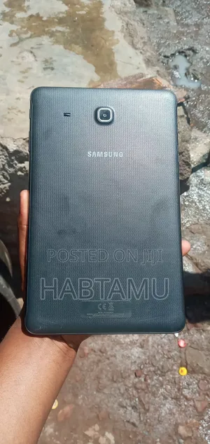 Photo - Samsung Galaxy Tab E SM-T561 8 GB Black