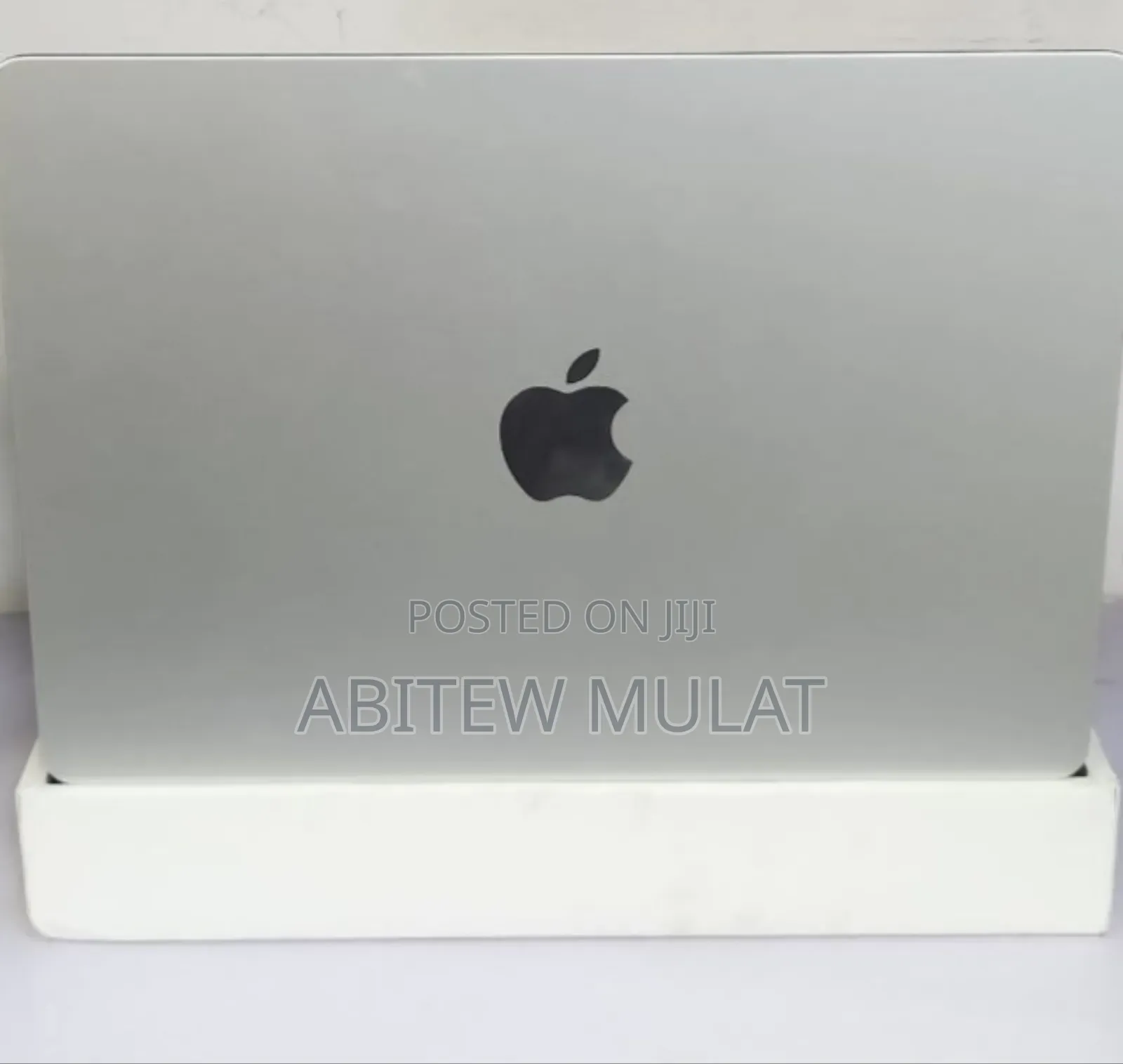 New Laptop Apple MacBook Air 2025 M4 13-Inch 16GB Apple M4 SSD 256GB