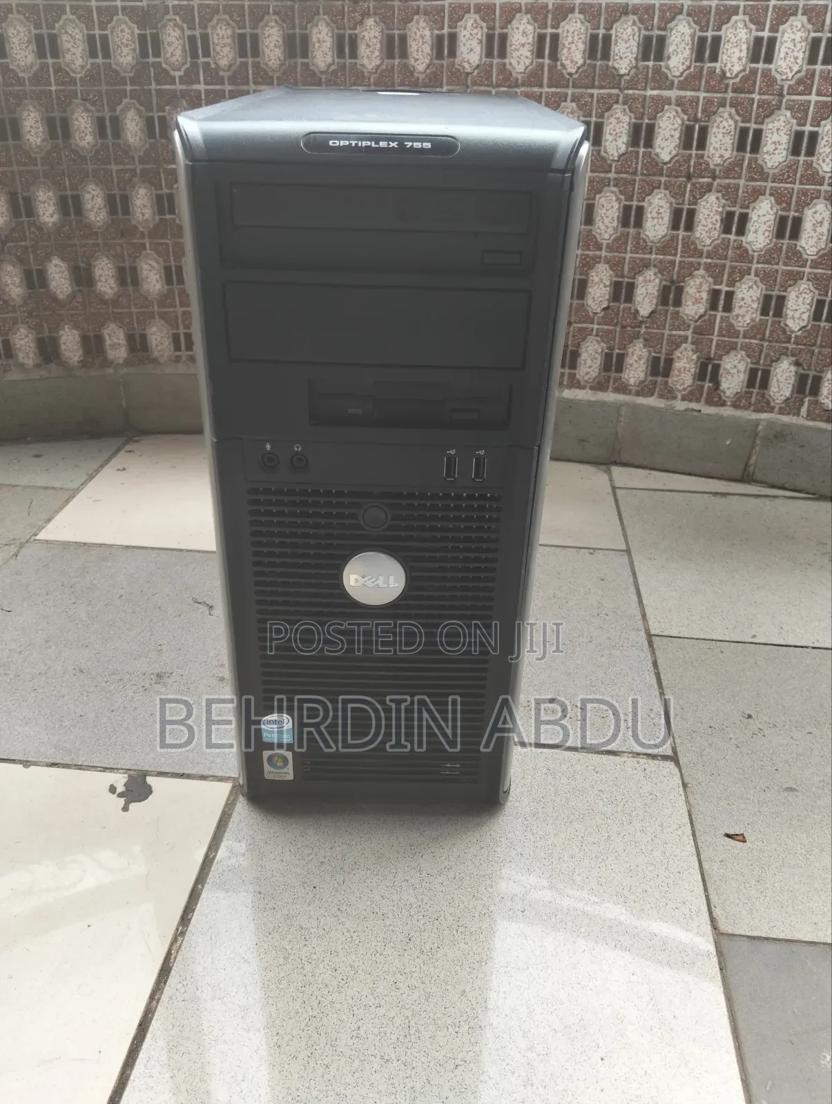 Desktop Computer Dell OptiPlex 7760 2GB Intel Core 2 Duo HDD 256GB