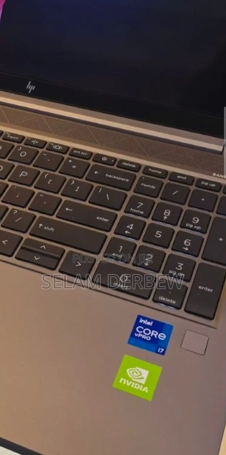 New Laptop HP ZBook Studio G8 16GB Intel Core I7 SSD 512GB