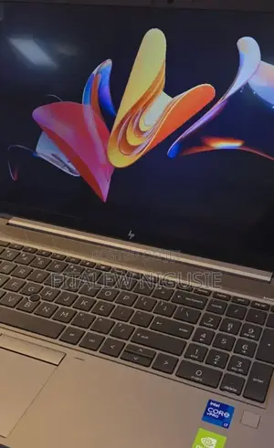 New Laptop HP ZBook Studio G8 16GB Intel Core I7 SSD 512GB