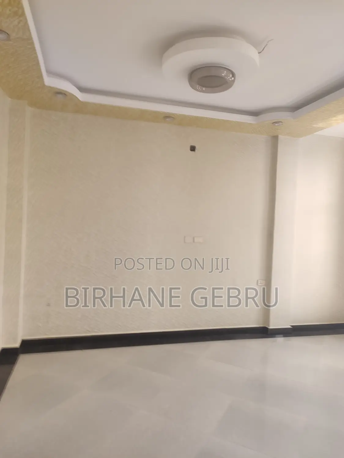 11bdrm House in G+3 House, Yeka for rent