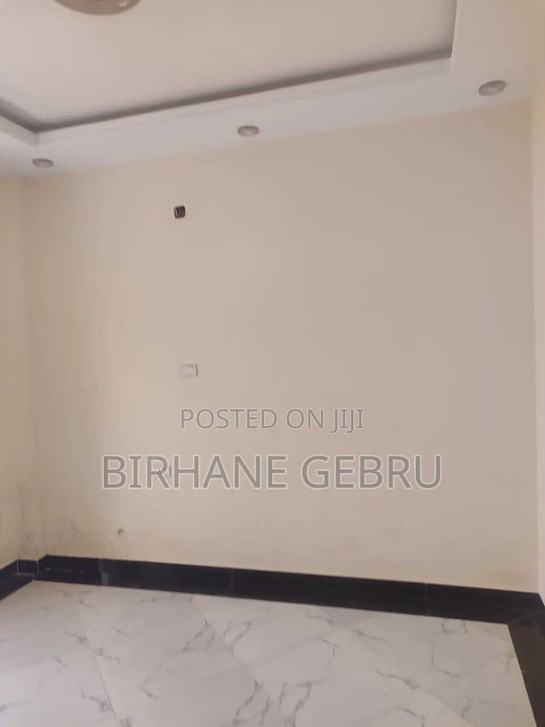 11bdrm House in G+3 House, Yeka for rent