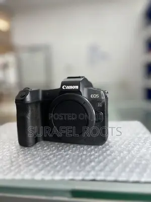 Photo - Canon “R” Body Europe