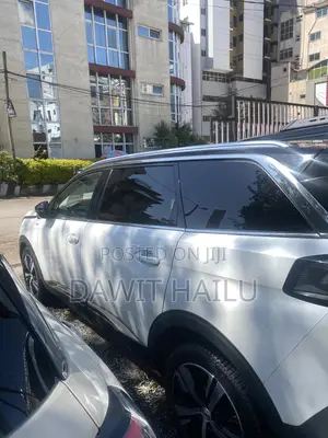 New Peugeot 5008 2023 White