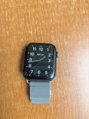 Photo - Apple Watch Series 5 |