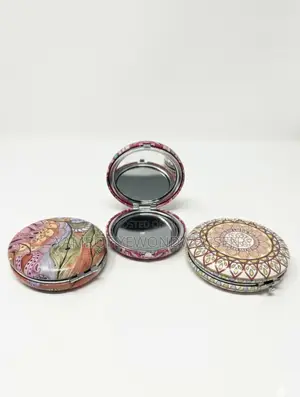 Mandala-Patterned Compact Make-Up Mirrors