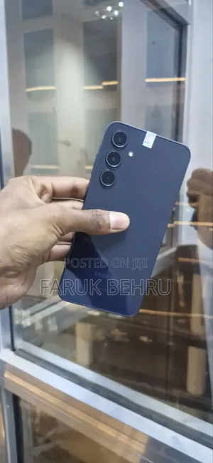 Photo - New Samsung Galaxy A35 128 GB Gray