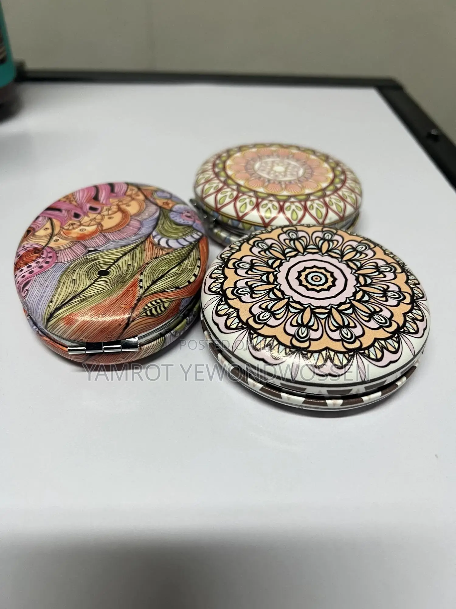 Mandala-Patterned Compact Make-Up Mirrors