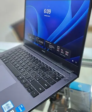 Photo - New Laptop Huawei MateBook 13 WRT-W19E 8GB Intel Core I5 SSD 512GB