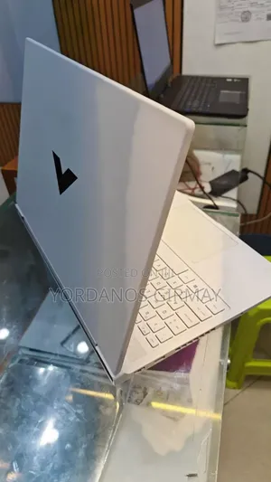 New Laptop HP Victus 15 16GB Intel Core I7 SSD 1T