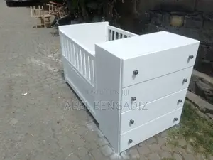 Photo - በንፁህ የዋንዛ እንጨቶች የተሰሩ ዘመናዊ የህፃናት አልጋዎች