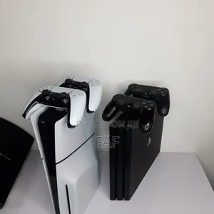 Photo - Ps4 Pro እንገዛለን