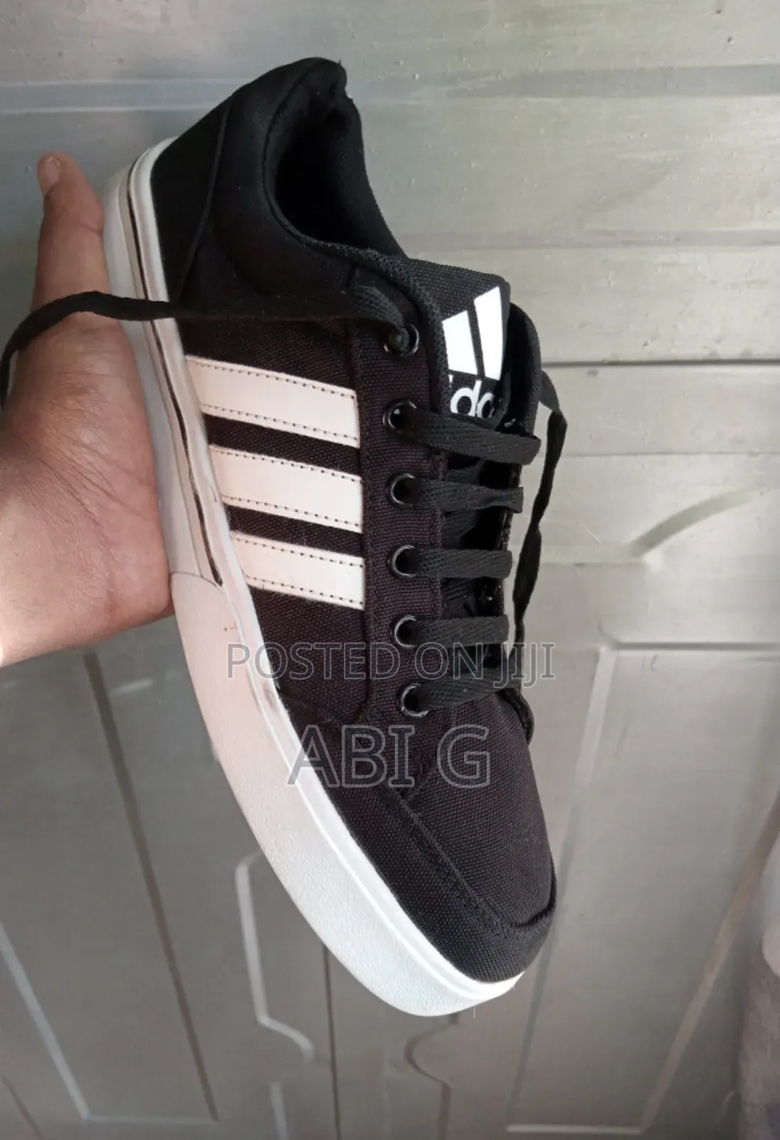 1ደረጃ Original Bonda Shoes Almost New