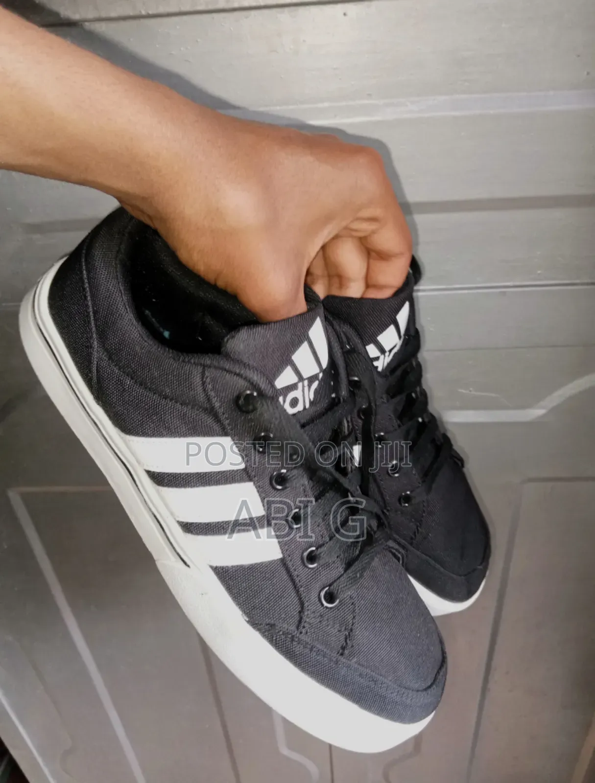 1ደረጃ Original Bonda Shoes Almost New