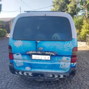 Toyota HiAce 1997 Blue