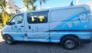 Toyota HiAce 1997 Blue