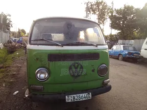 Photo - Volkswagen Transporter 1980 Green