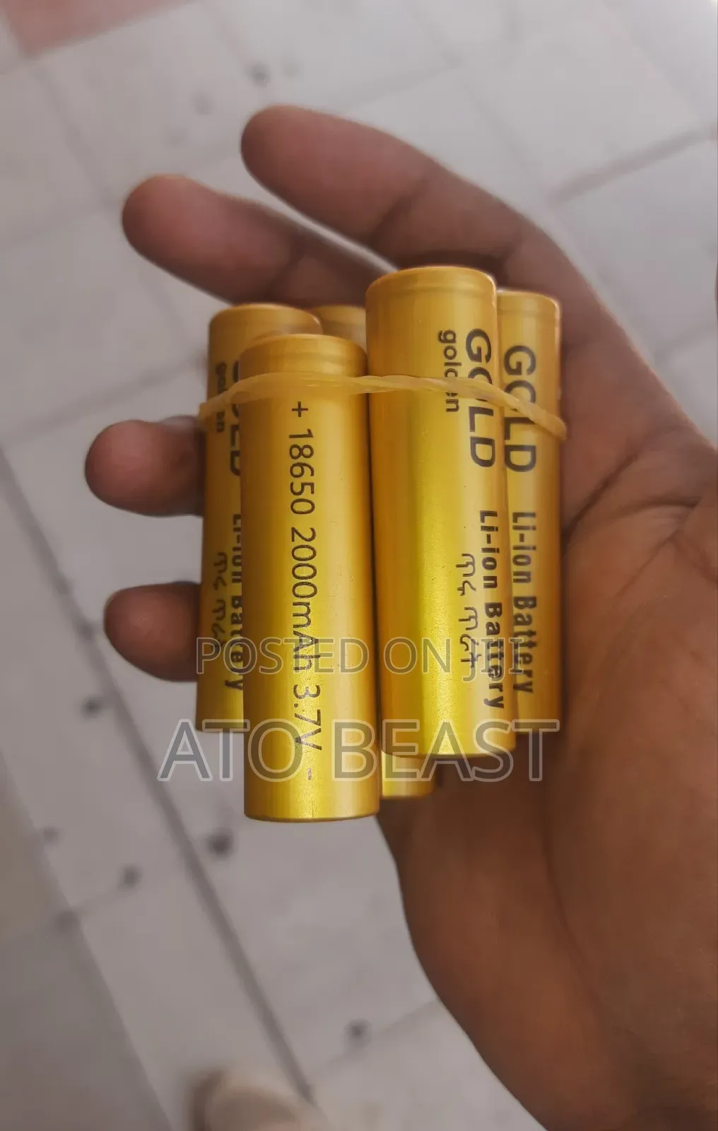 Li-ion Batteries Capacity Of 2000mah And A Voltage Of 3.7v