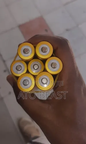 Li-ion Batteries Capacity Of 2000mah And A Voltage Of 3.7v