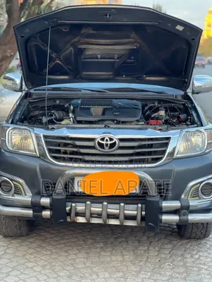 Toyota Hilux 2013 Silver