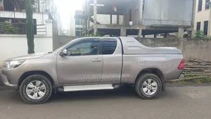 Toyota Hilux 2013 Silver