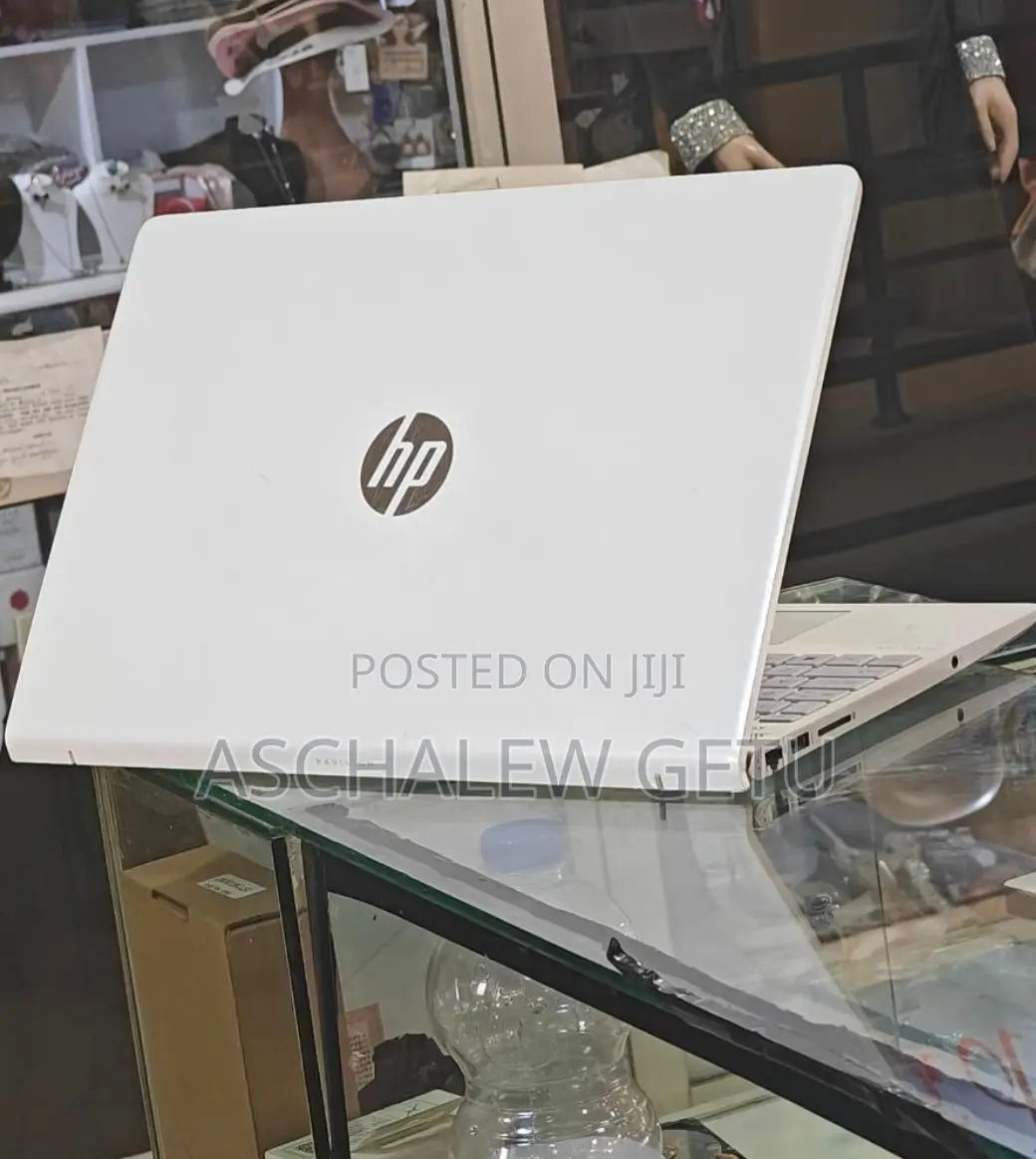 New Laptop HP Pavilion 15 8GB Intel Core I5 SSD 128GB