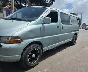 Toyota HiAce 1998 Blue