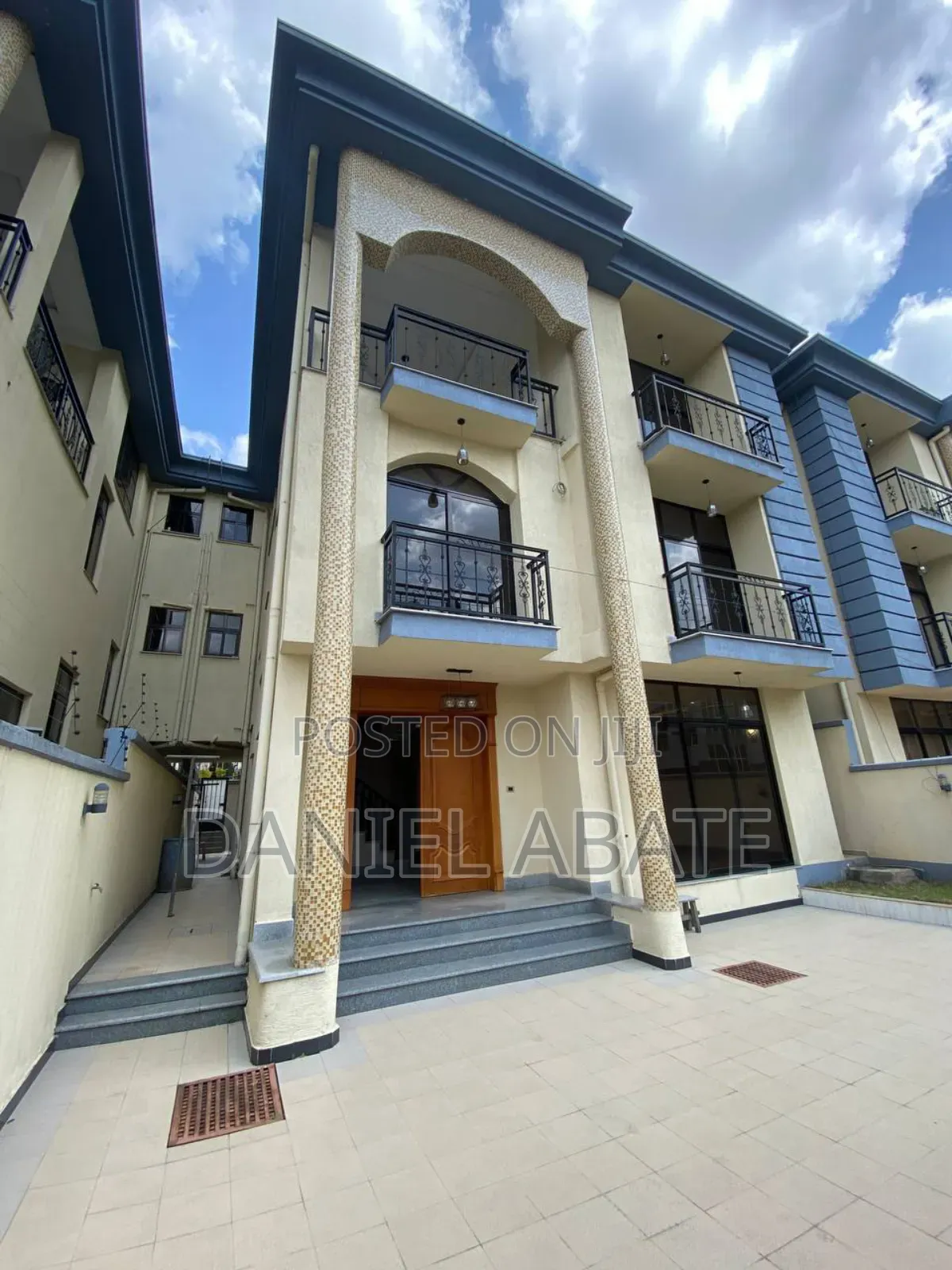 Furnished 6bdrm Duplex in Private, Yeka for sale