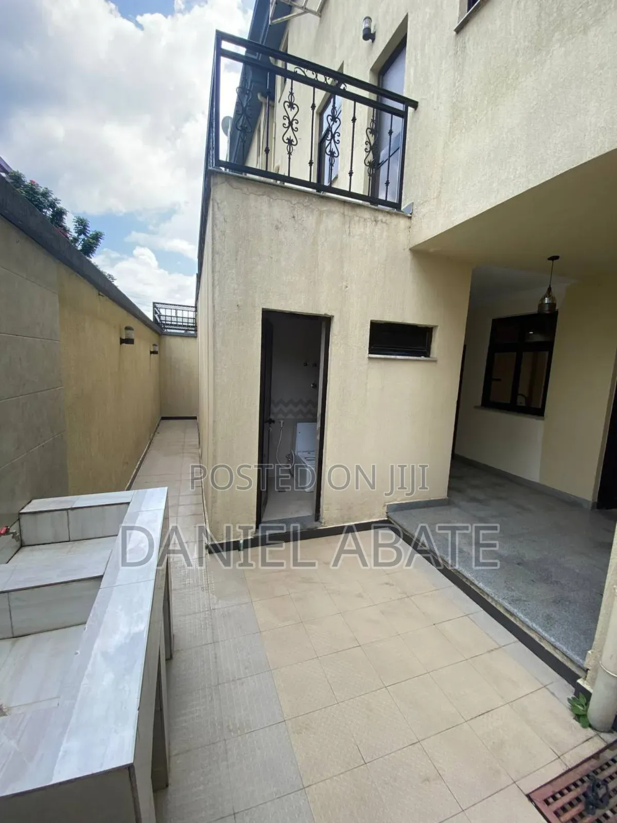 Furnished 6bdrm Duplex in Private, Yeka for sale