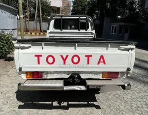Toyota Land Cruiser 2015 White