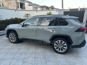 Toyota RAV4 2021