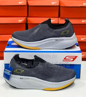 Skechers Max Cusion