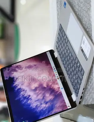 Photo - New Laptop HP OmniBook 5 14" 16GB Intel Core 7 SSD 1T