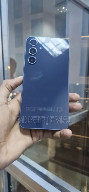 Photo - New Samsung Galaxy A35 128 GB Black