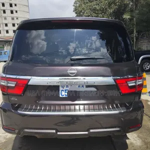 Nissan Patrol 2017 Brown